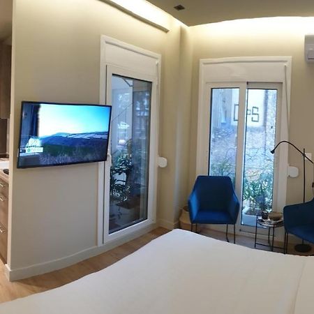 Renovated Studio With Roof Garden Access, 15 M Walk To Acropolis Apartment Athens Luaran gambar